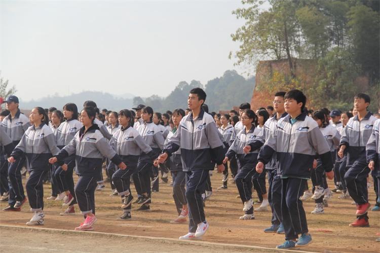 组图:平江二中第五十八届秋季田径运动会暨第十三届校园体育艺术节