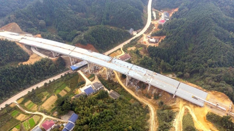 平益高速又一座大桥全幅贯通-平江县政府网